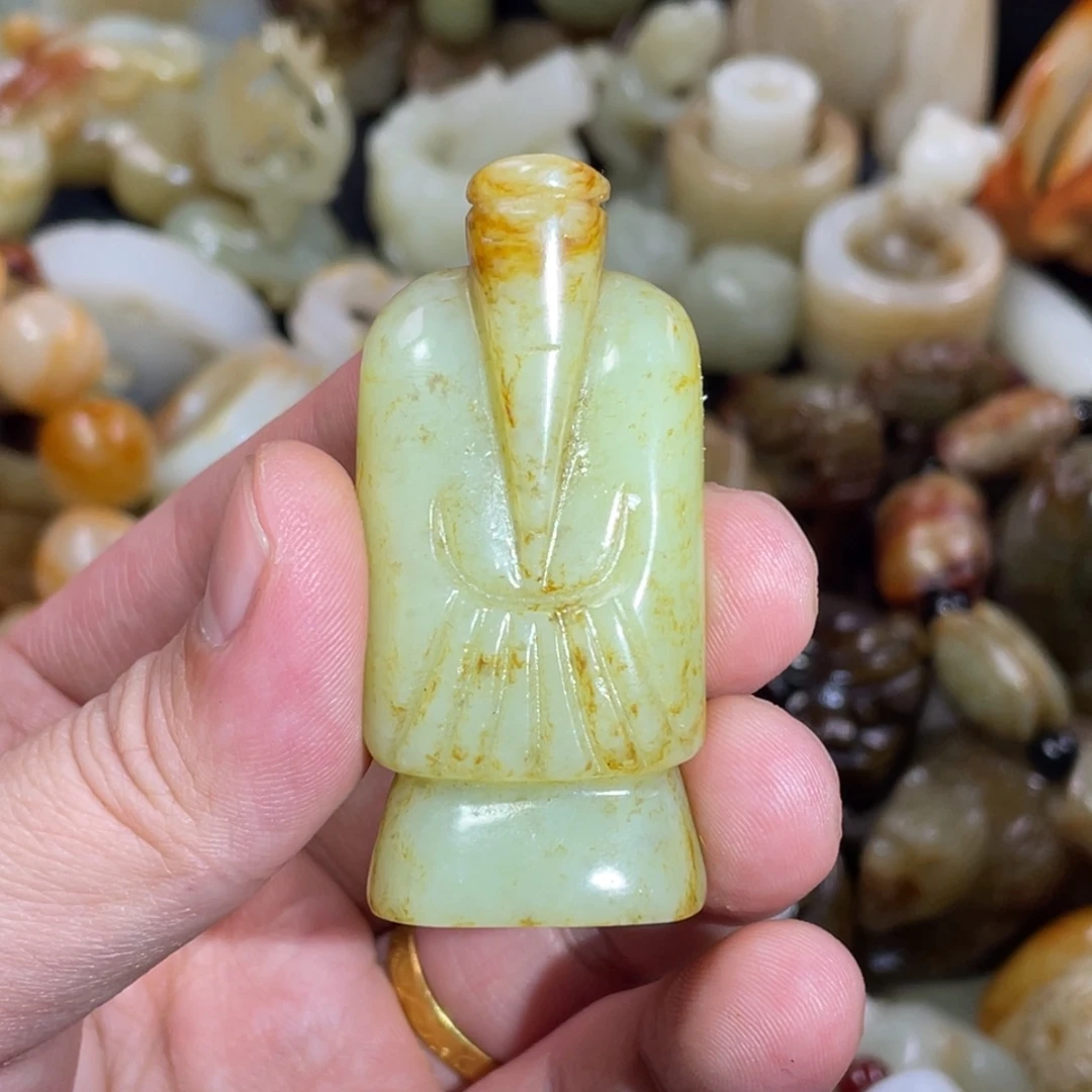 和田玉未镶嵌把件