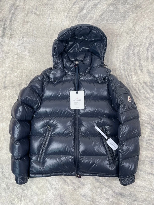 全新未使用 MONCLER 2码maya深蓝亮面连帽羽绒服-50560