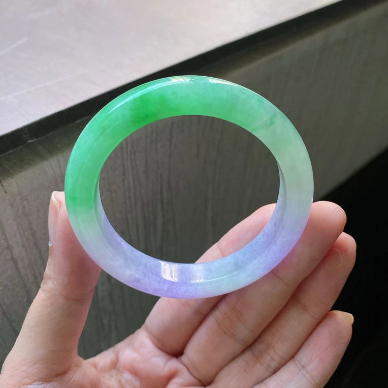 浓春彩正圈手镯，一口价290000圈囗50.8-10.9-7.8，天然翡翠缅A完美