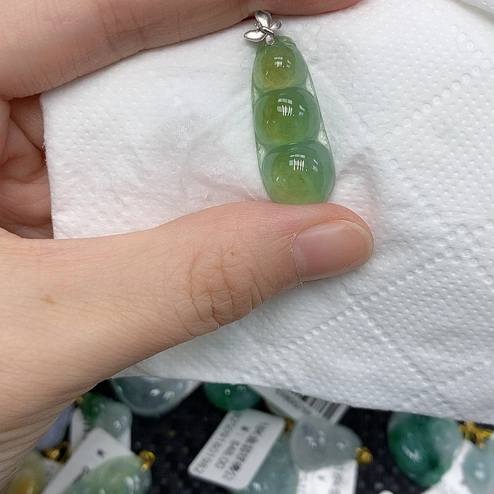 颈饰18K金镶嵌翡翠1234567889