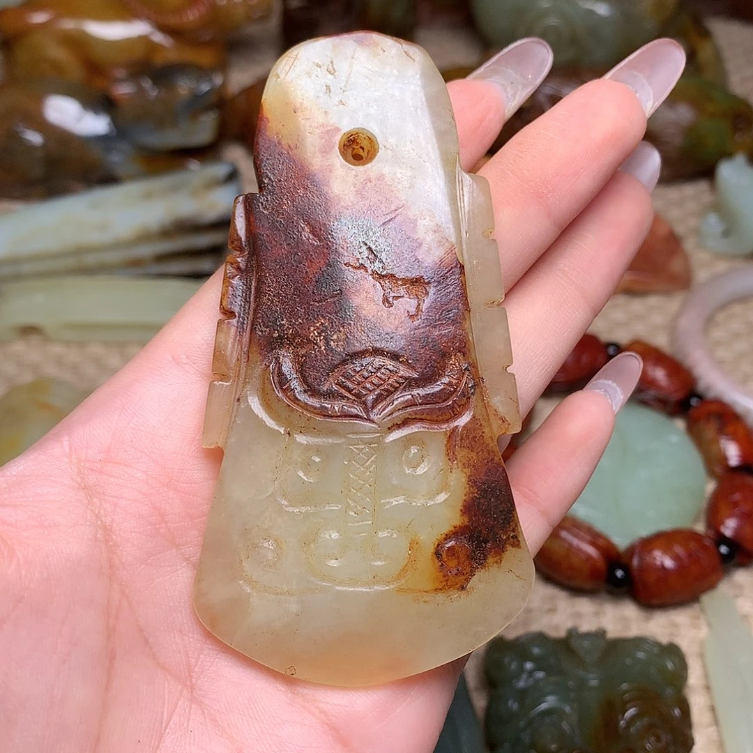 蛇纹石玉未镶嵌颈饰
