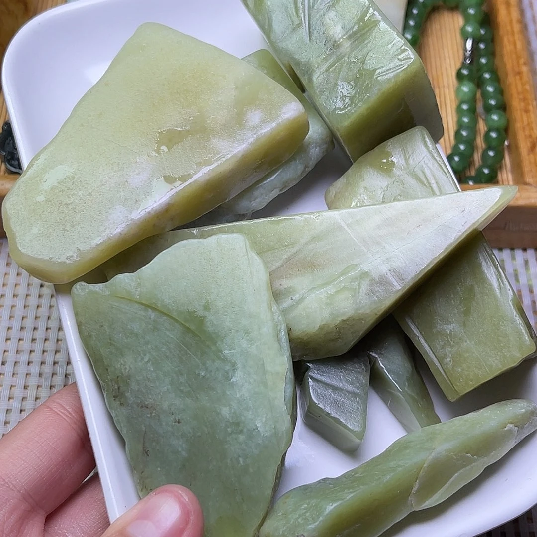 未镶嵌和田玉车挂