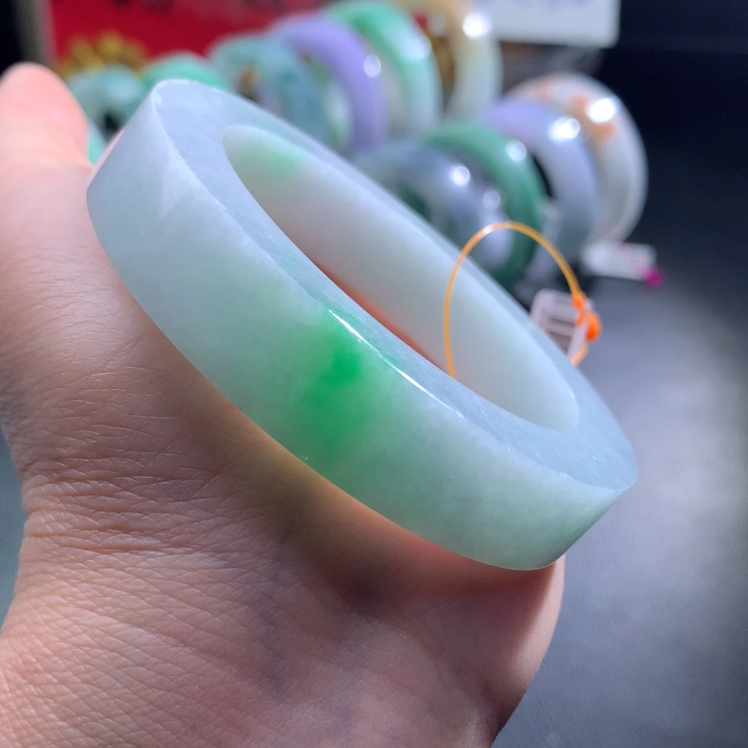 定制翡翠未镶嵌翡翠手镯