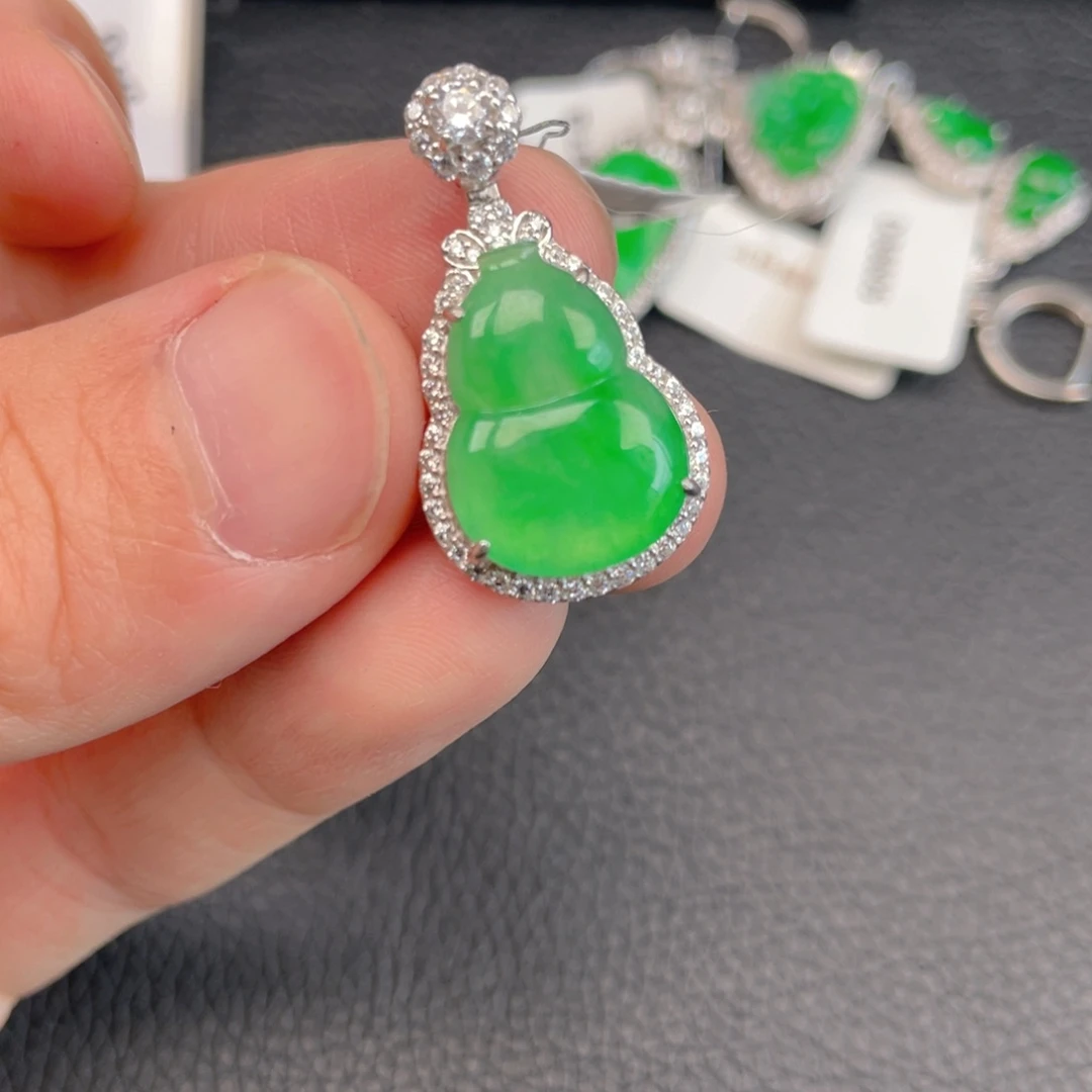 翡翠足铂镶嵌吊坠(不含链)