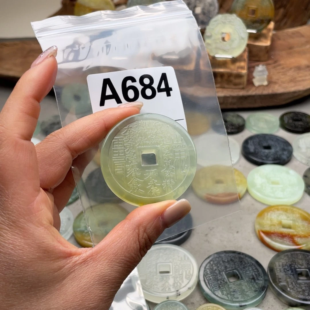 蛇纹石玉颈饰未镶嵌?*紫