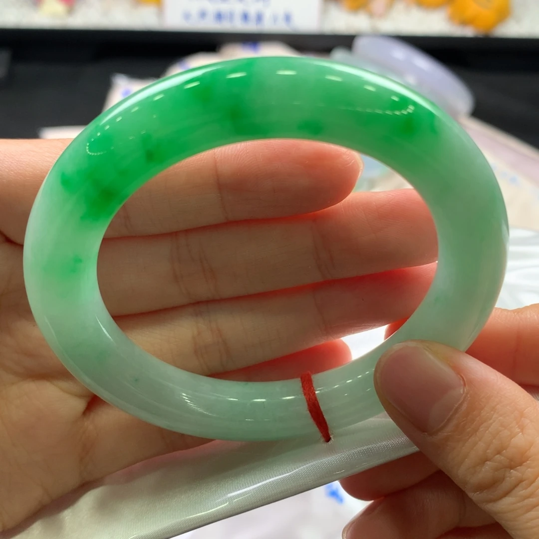 翡翠未镶嵌手镯44号有纹裂