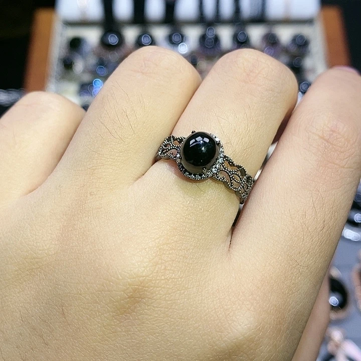 18K金镶嵌戒指翡翠