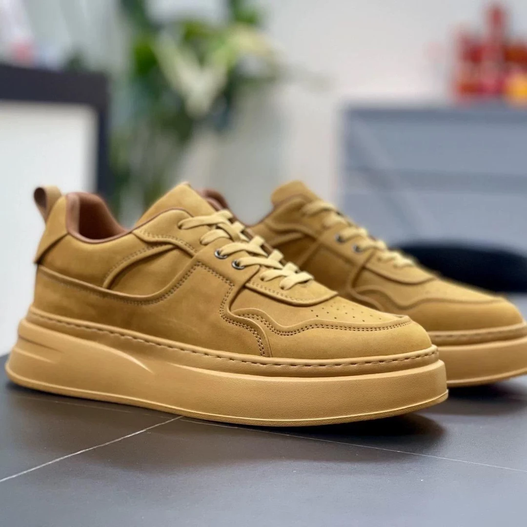 欧洲站男鞋2025秋季新款真皮厚底增高板鞋欧洲站男士秋季真皮板鞋