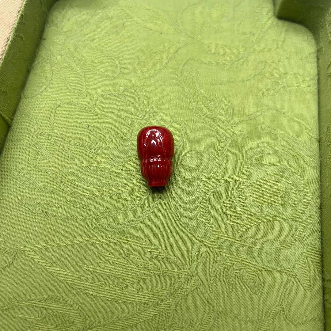 【沐言优选】牛血红姑娘带纹路高23m三通散珠A474