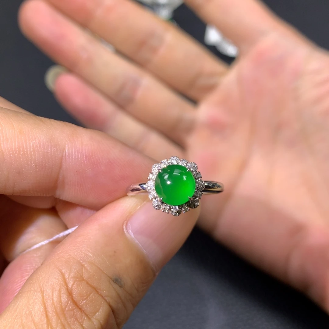 翡翠戒指18K金镶嵌翡翠