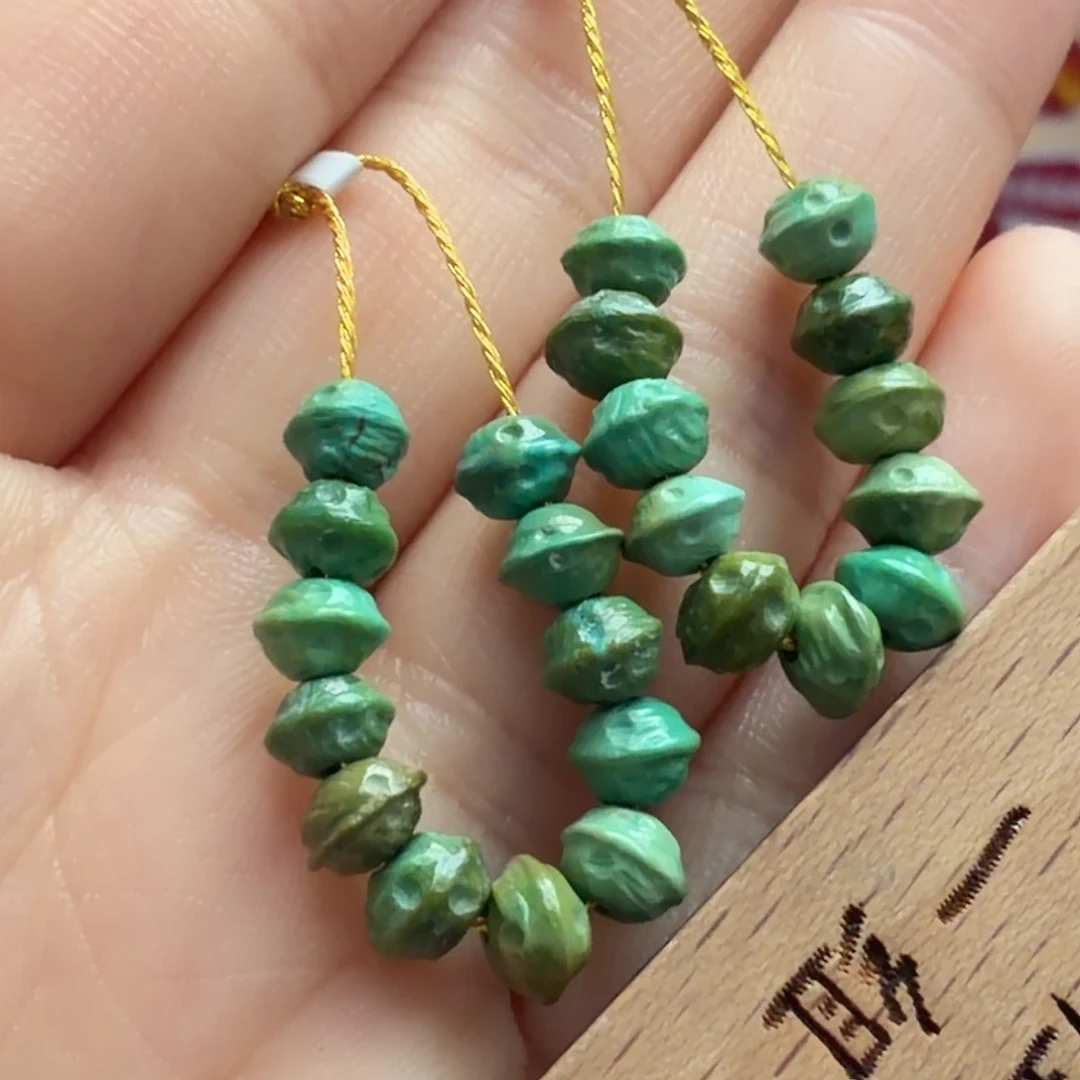 绿松石未镶嵌颈饰