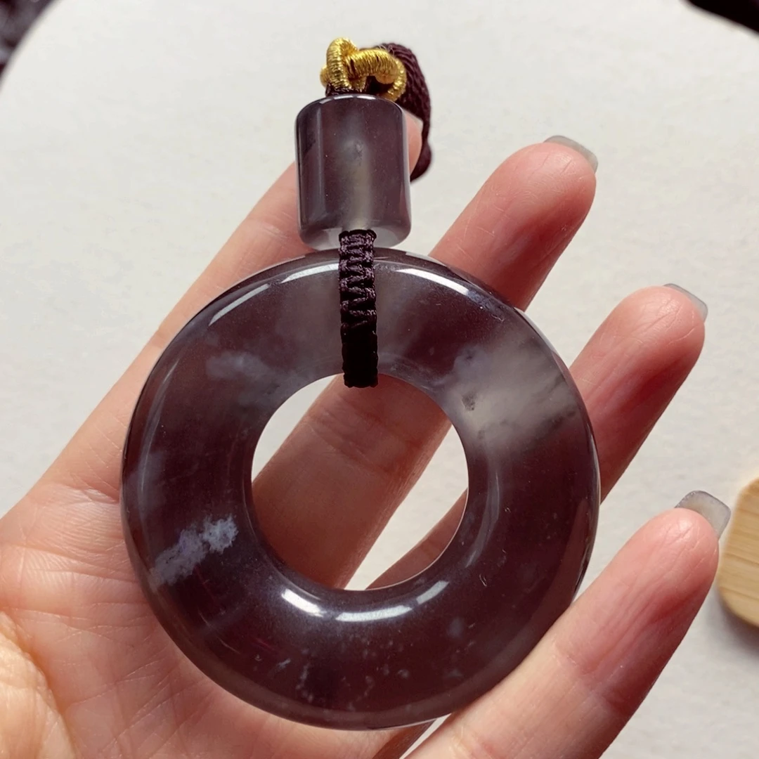 石英质玉未镶嵌颈饰