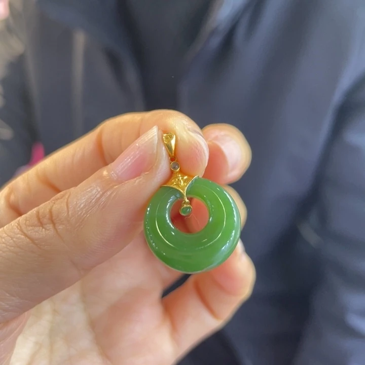 和田玉18K金镶嵌颈饰