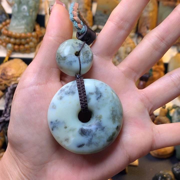 岫岩老玉（透闪石质玉）手链未镶嵌