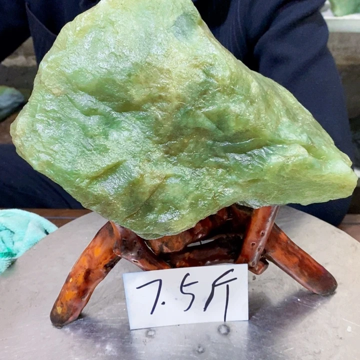 蛇纹石玉原石未镶嵌菲***暖