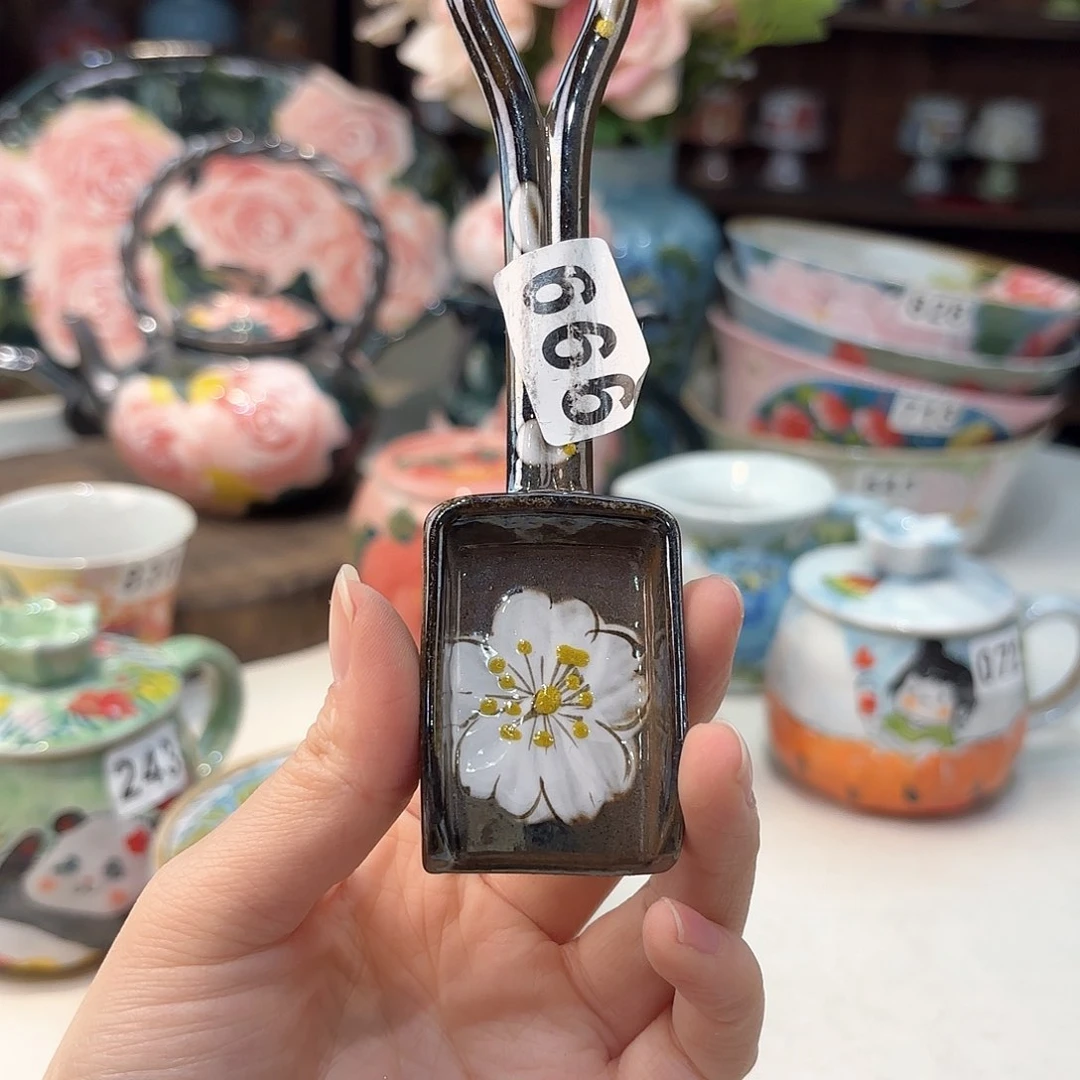 瓷片兔兔的小可爱太