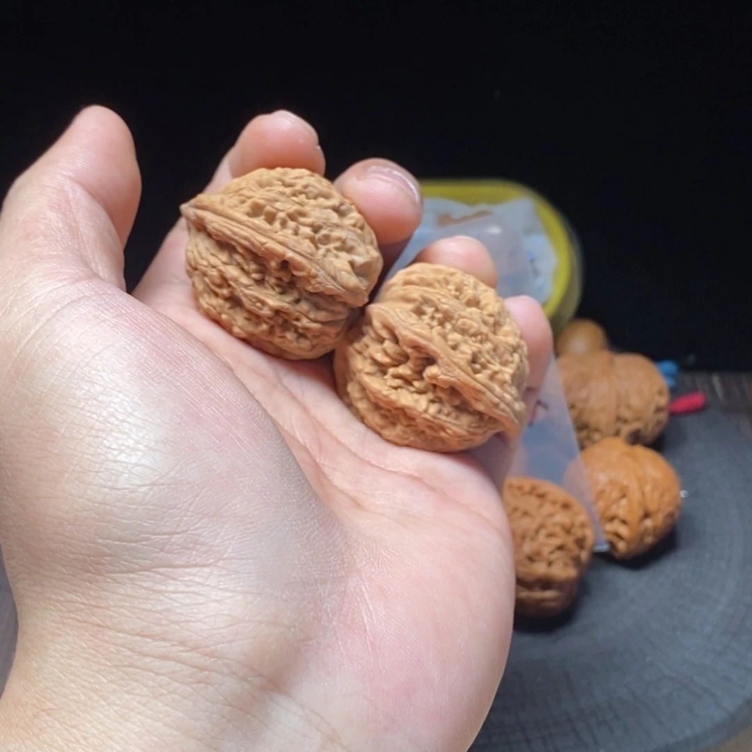 万****核桃和松仁玉米都可以用来