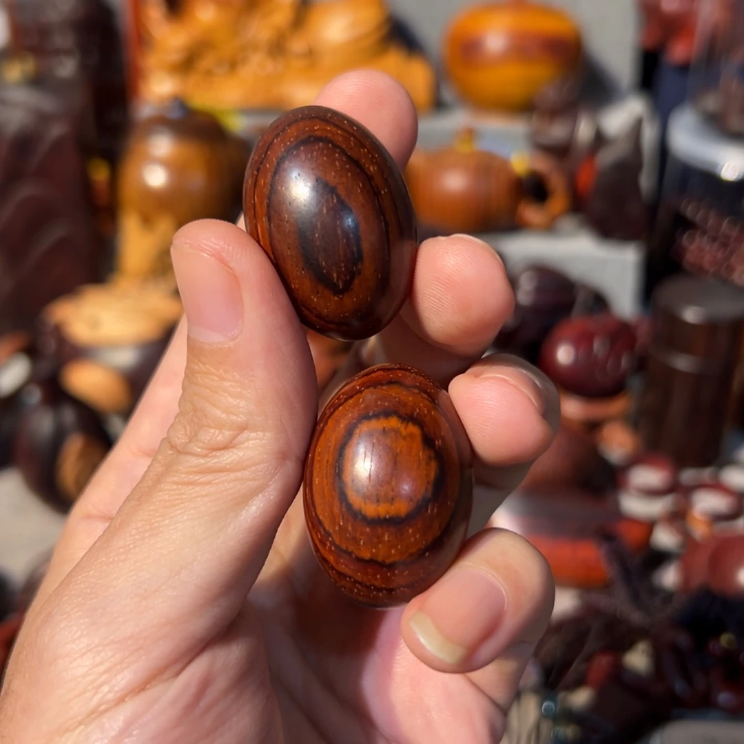 微凹黄檀（南美大红酸枝）