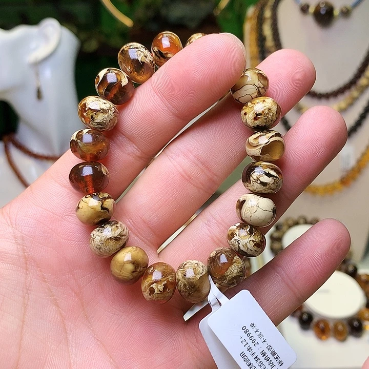 未镶嵌琥珀裸石12米➕白花溶洞