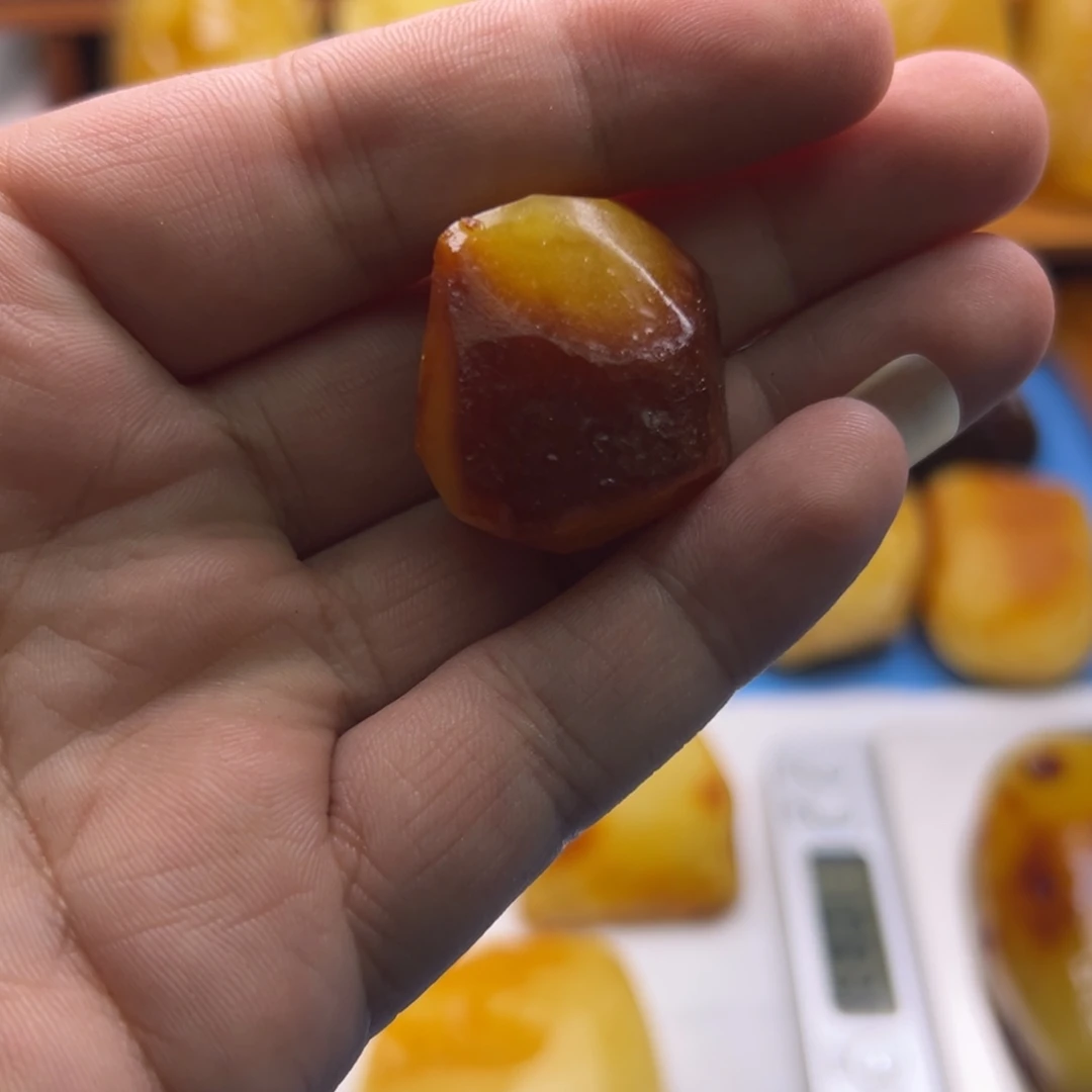 凯***心定制琥珀未镶嵌琥珀蜜蜡