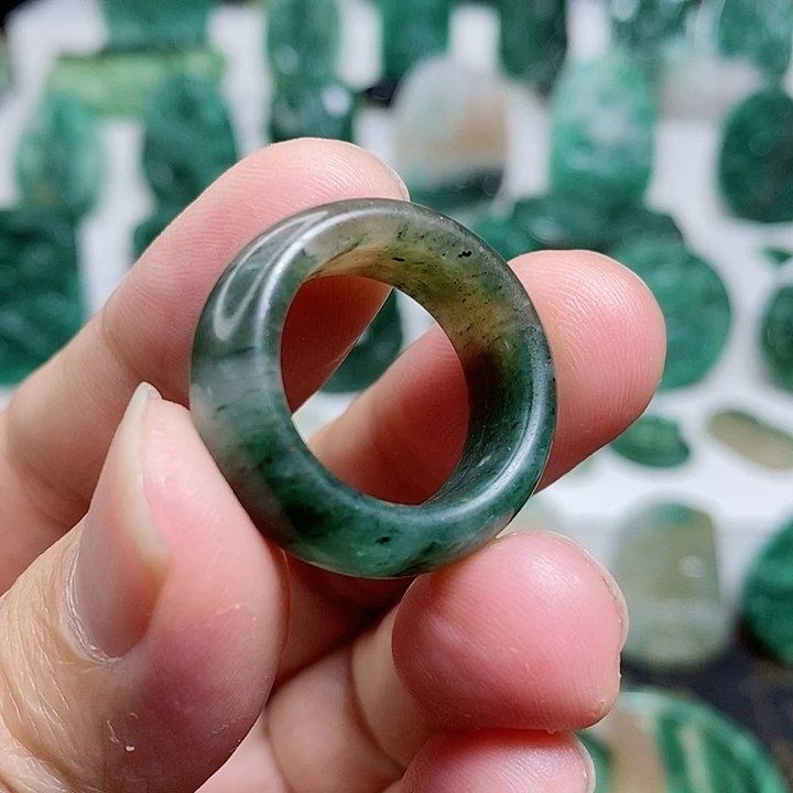 未镶嵌独山玉颈饰