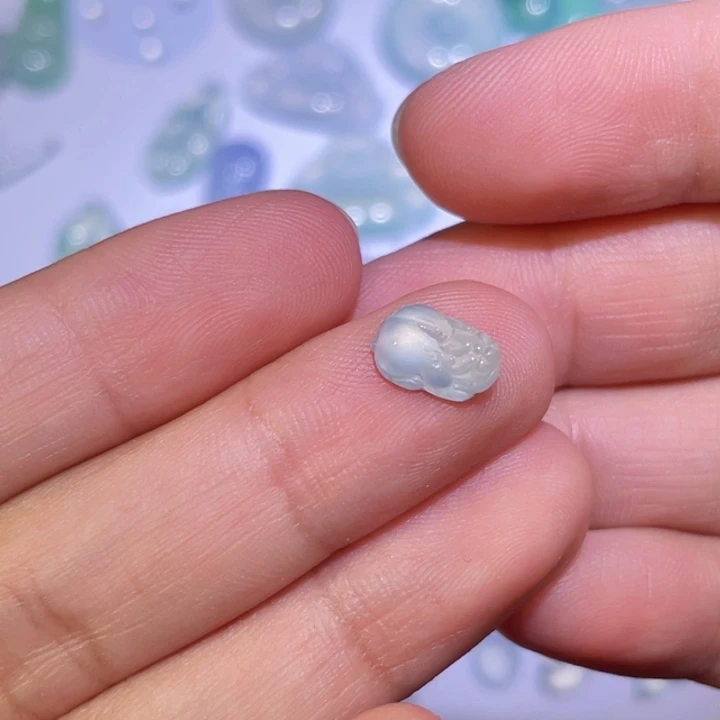 翡翠未镶嵌颈饰裸石