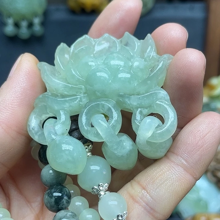 未镶嵌蛇纹石玉颈饰