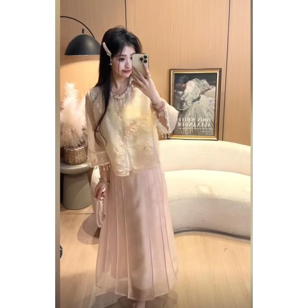 《摇摇绣球》袖口流苏粉晶刺绣小衫外套情有独钟春夏版马面裙女装潮