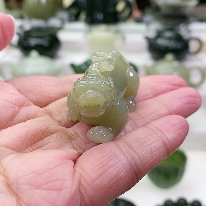 未镶嵌和田玉挂件