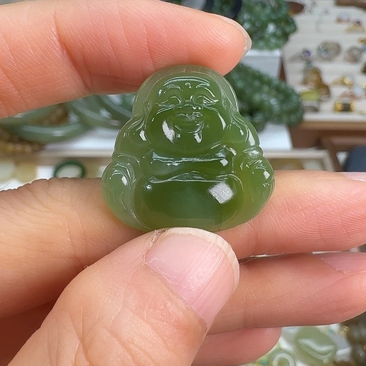 颈饰未镶嵌和田玉（碧玉）
