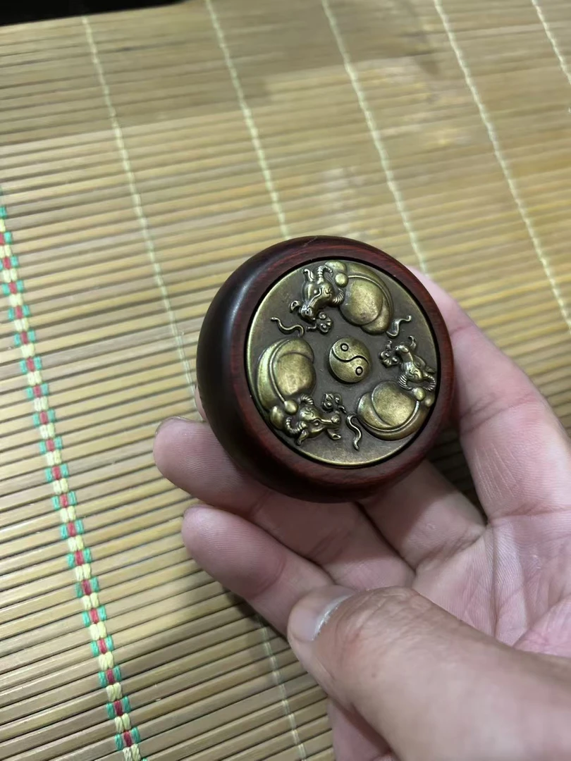 牛转乾坤手把件高密紫檀双面聚宝盆手指放松解压文玩
