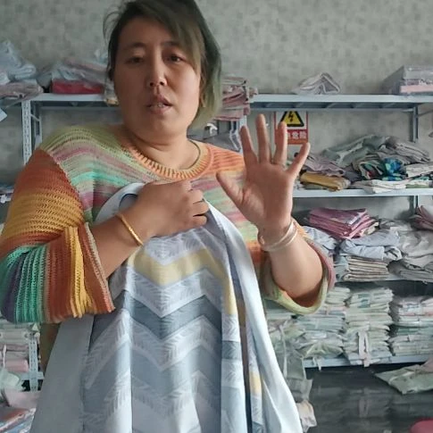 棉高端大床单，2米5乘2米5，颜色随机。