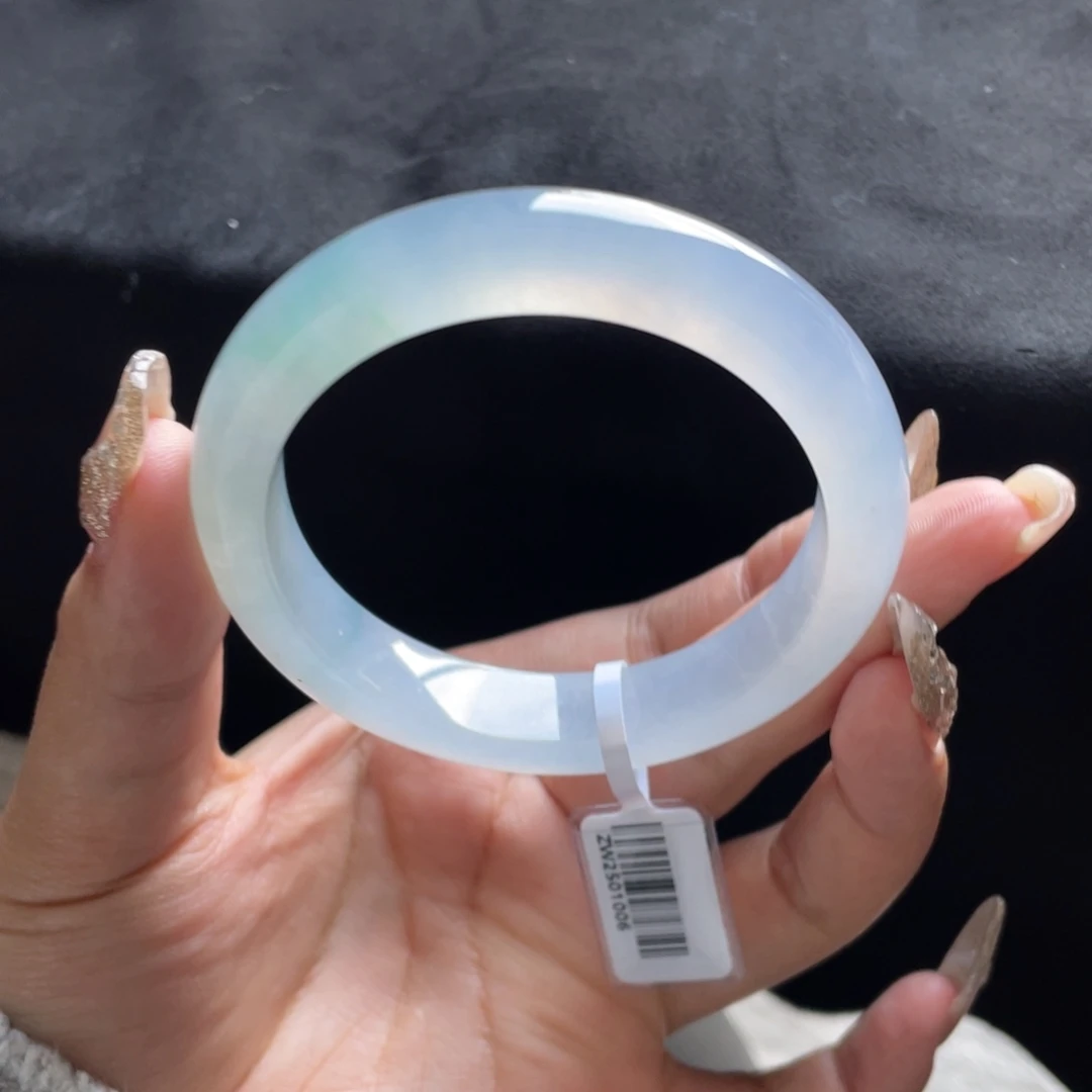 翡翠未镶嵌手镯三天鉴赏