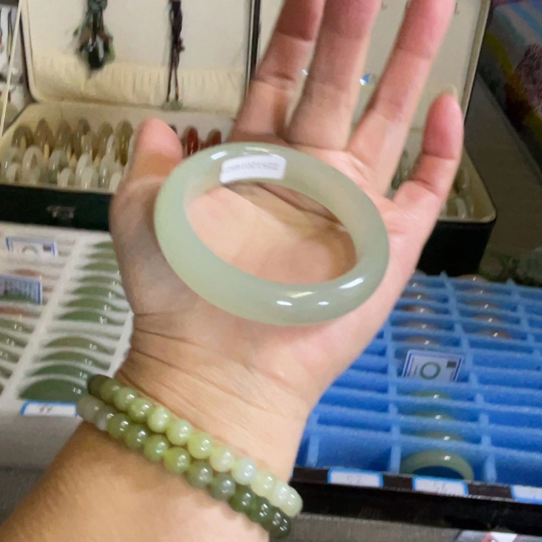 东陵石未镶嵌手镯49.7