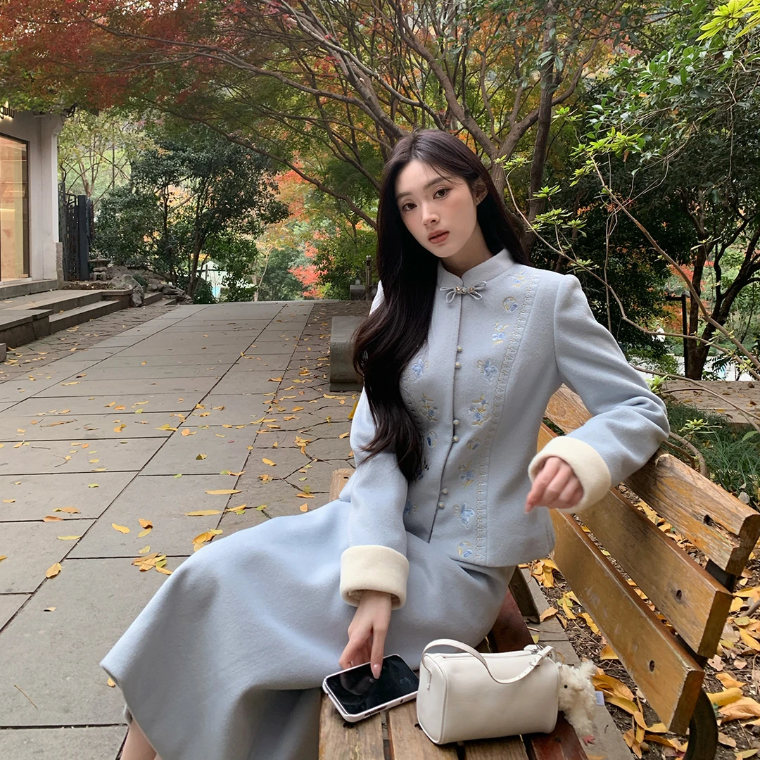 GERTCOREL2025新款冬季新中式重工刺绣鹅绒内胆羽绒服半裙套装女