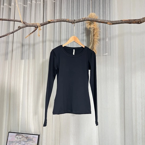 9391纯色三色修身百搭长袖打底衫秋冬必备女款T恤