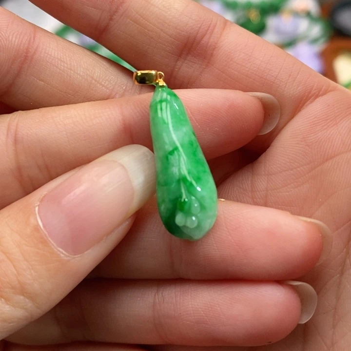 颈饰未镶嵌翡翠吊坠
