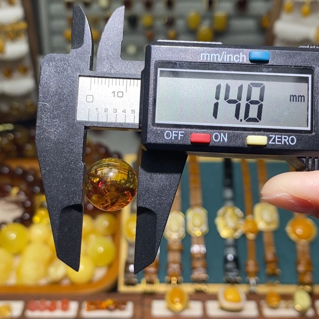 未镶嵌琥珀裸石成品