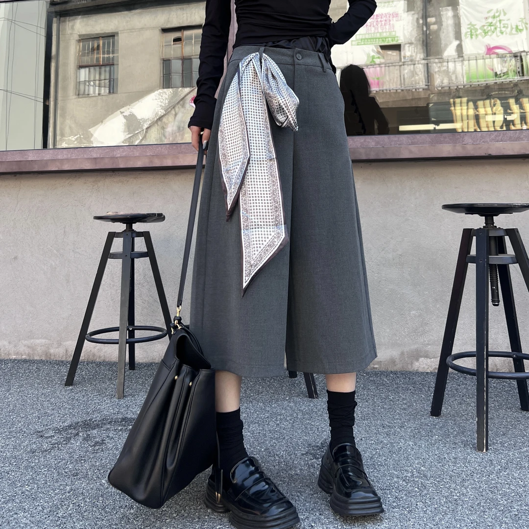 CZ【精致女人】夏季显瘦西装百搭两色八分裤