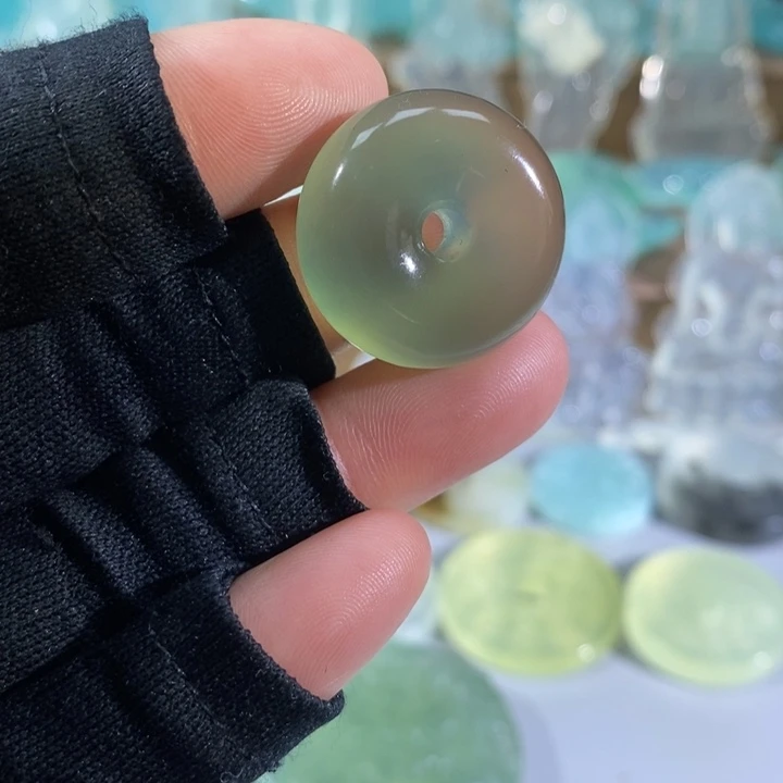 岫玉吊坠未镶嵌吊坠