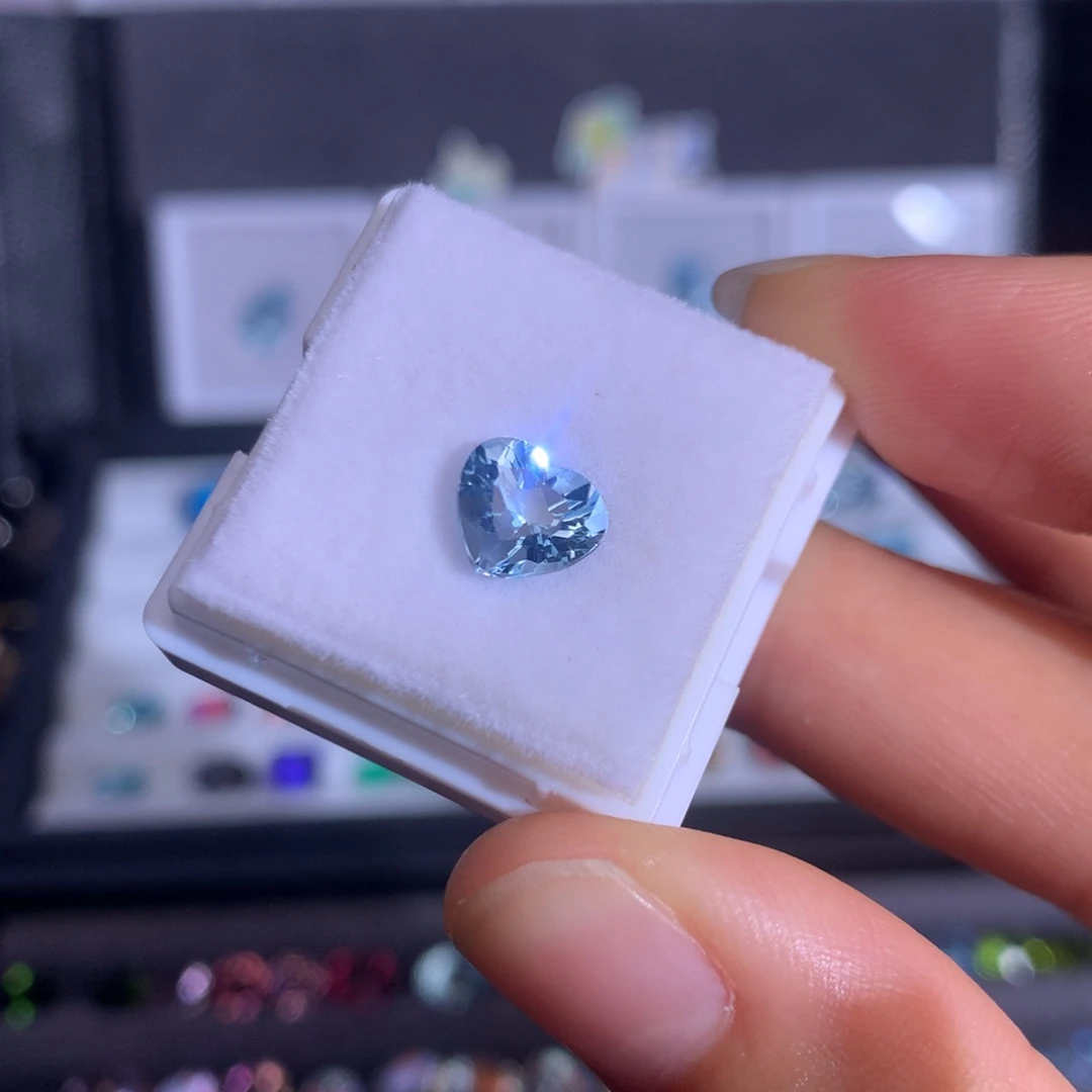 未镶嵌笔搁海蓝宝石1.31ct