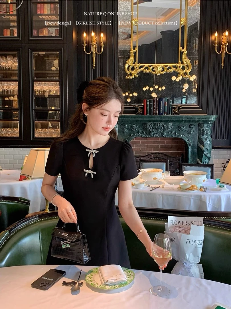 杨小卷 富家千金 MIU系蝴蝶结泡泡袖连衣裙女小香风高级感小黑裙