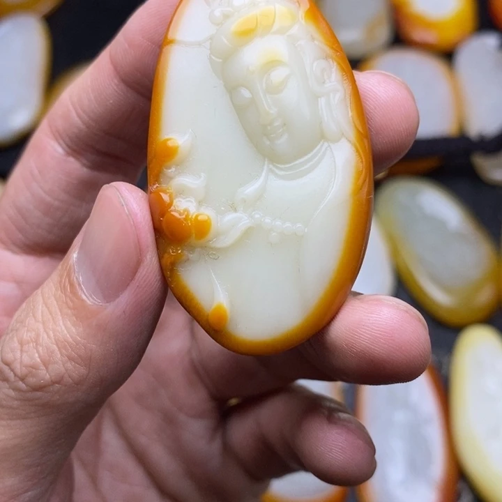 和田玉未镶嵌颈饰