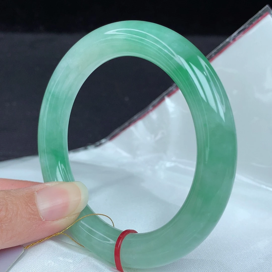 翡翠手镯未镶嵌56圈0101