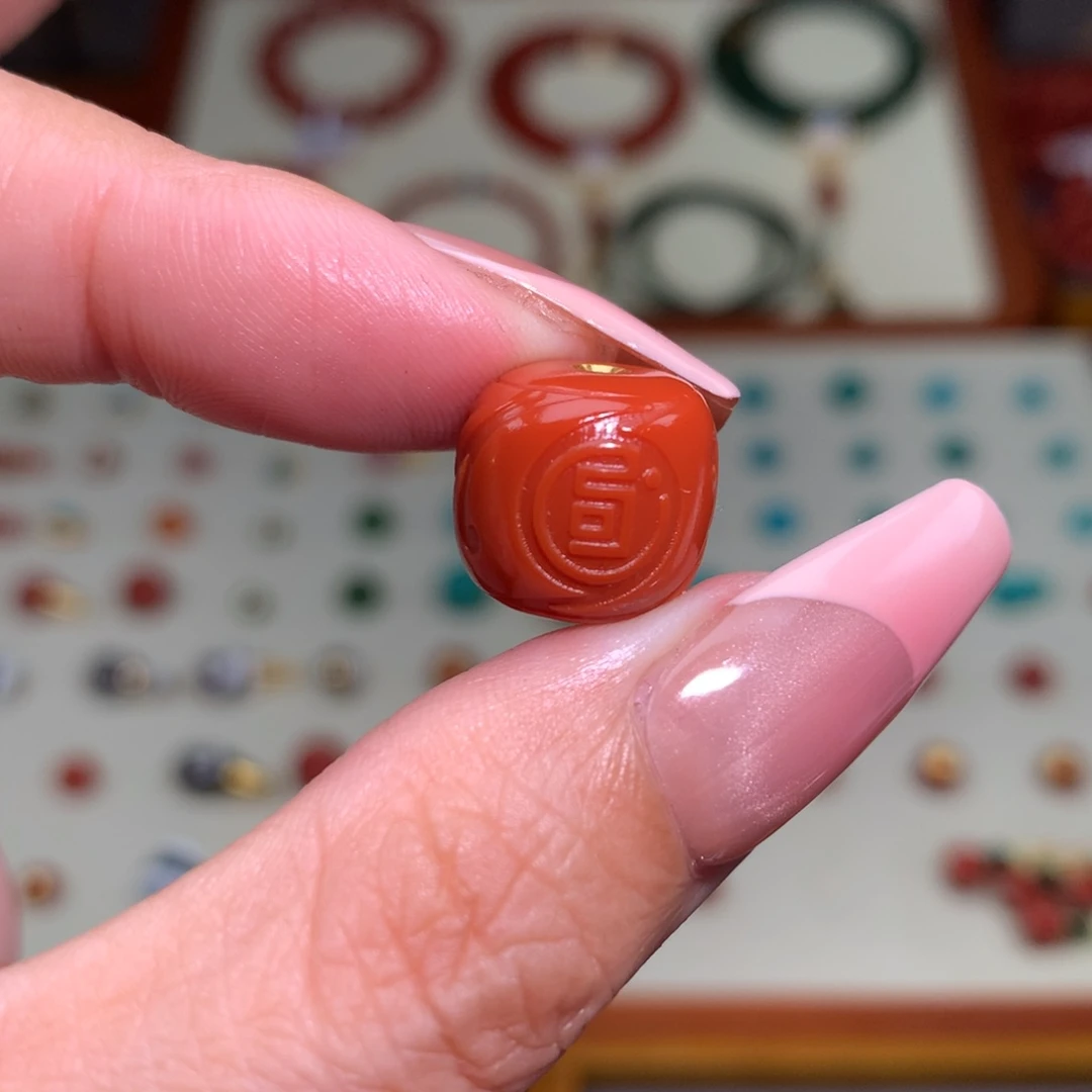 南红玛瑙颈饰未镶嵌