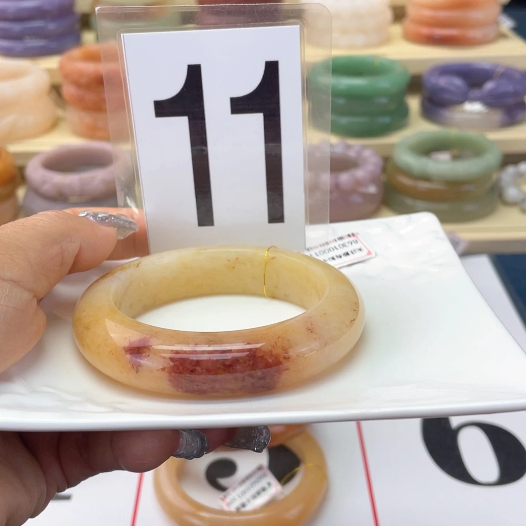 石英质玉未镶嵌手镯