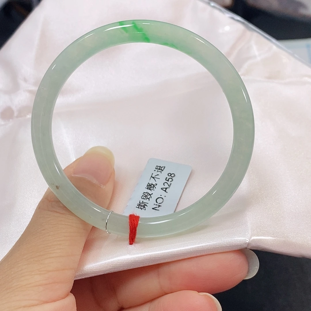 翡翠未镶嵌手镯手镯