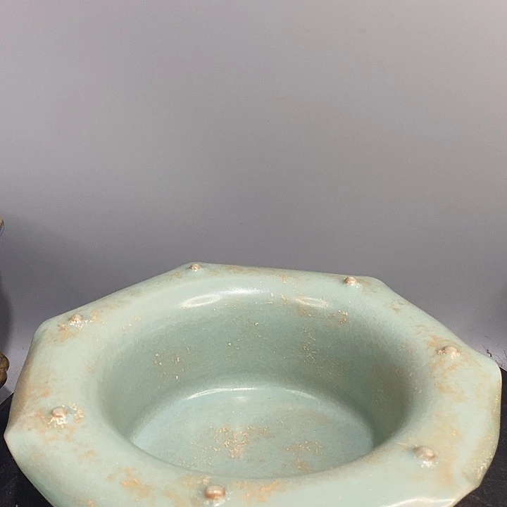 汝窑花口洗造型独特