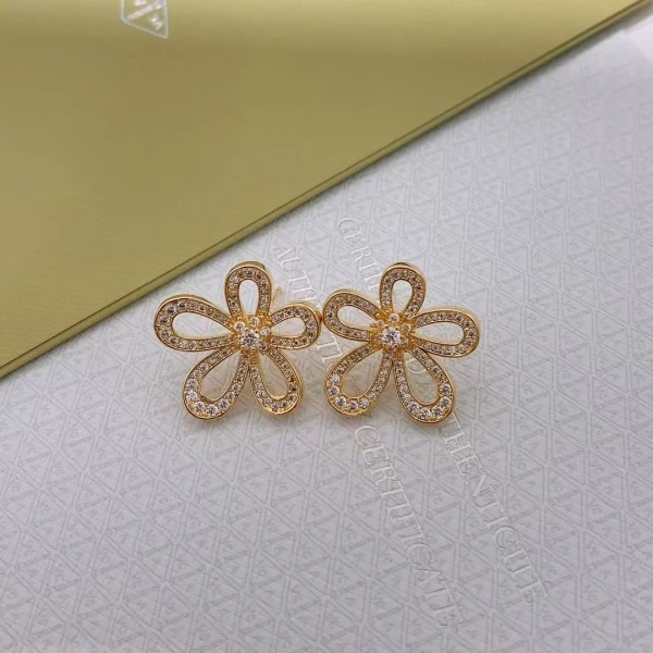 铜合金合成锆石耳饰 满镶花朵耳钉