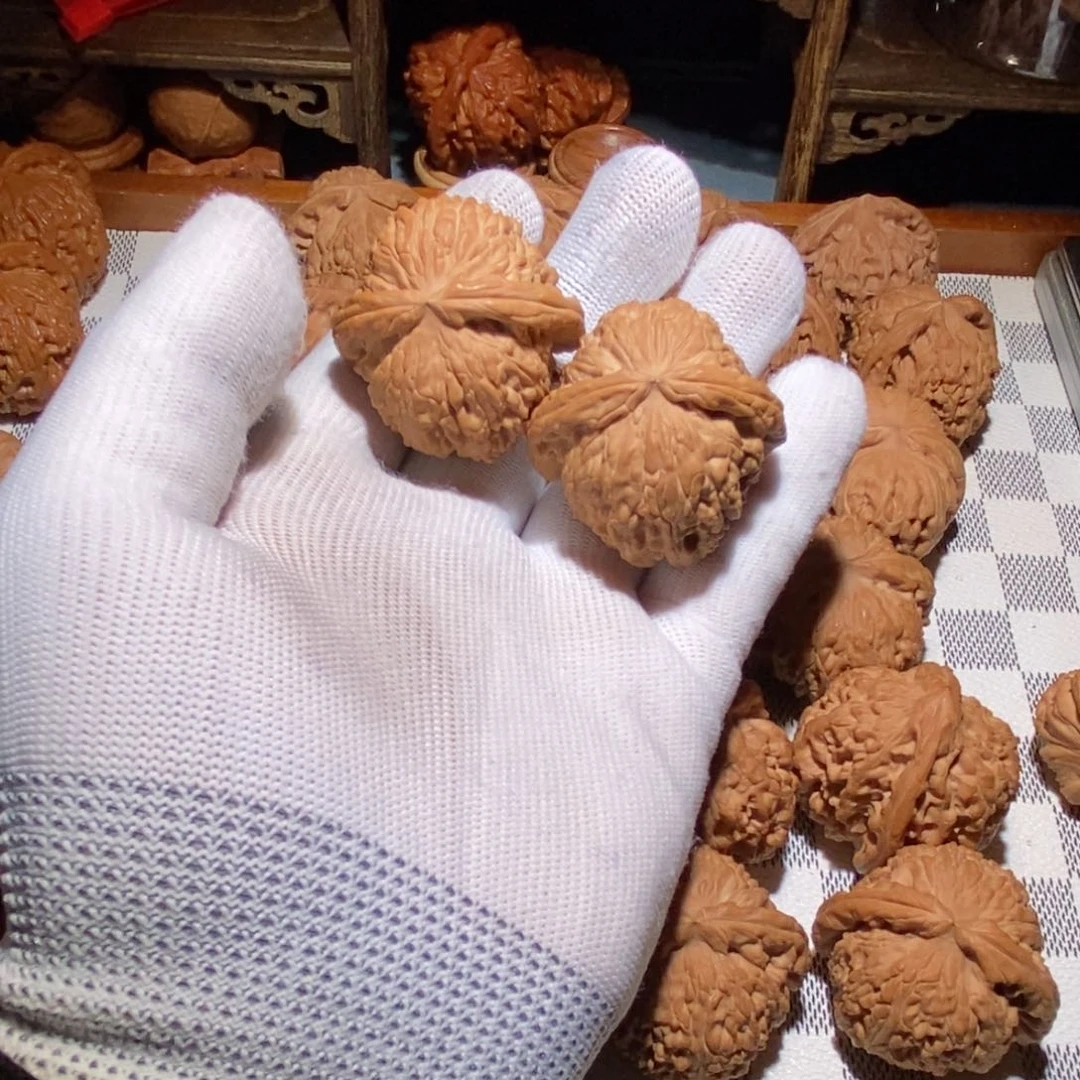 文玩核桃吊坠五**、白狮子